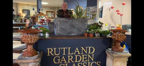 How to plant a galvanised trough  winter planting - Image 11