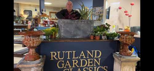 How to plant a galvanised trough  winter planting - Image 7