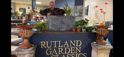How to plant a galvanised trough  winter planting - Image 8