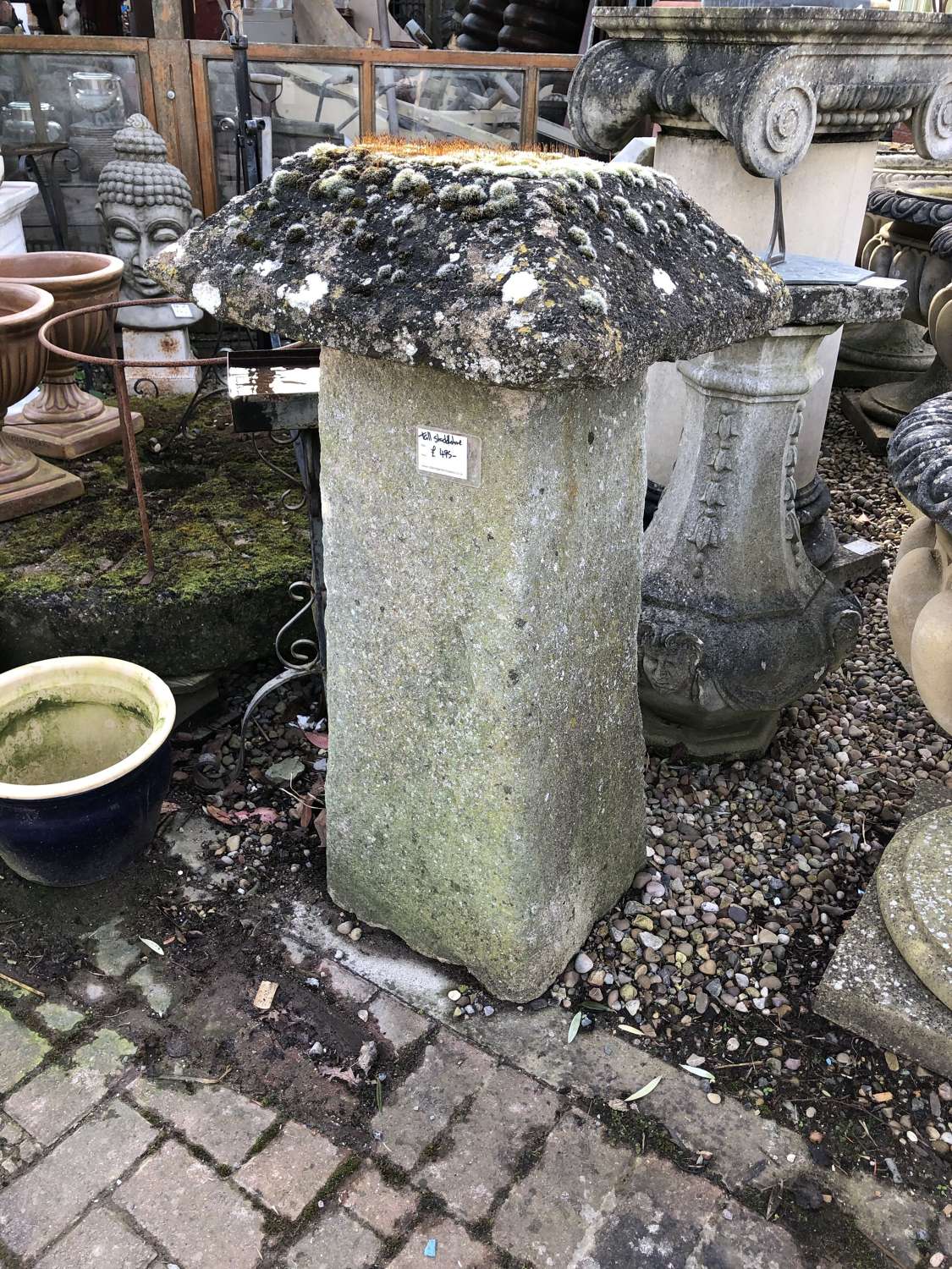 Large square staddle stone - mushroom stone 103 cm