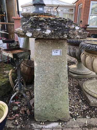 Large square staddle stone - mushroom stone 103 cm