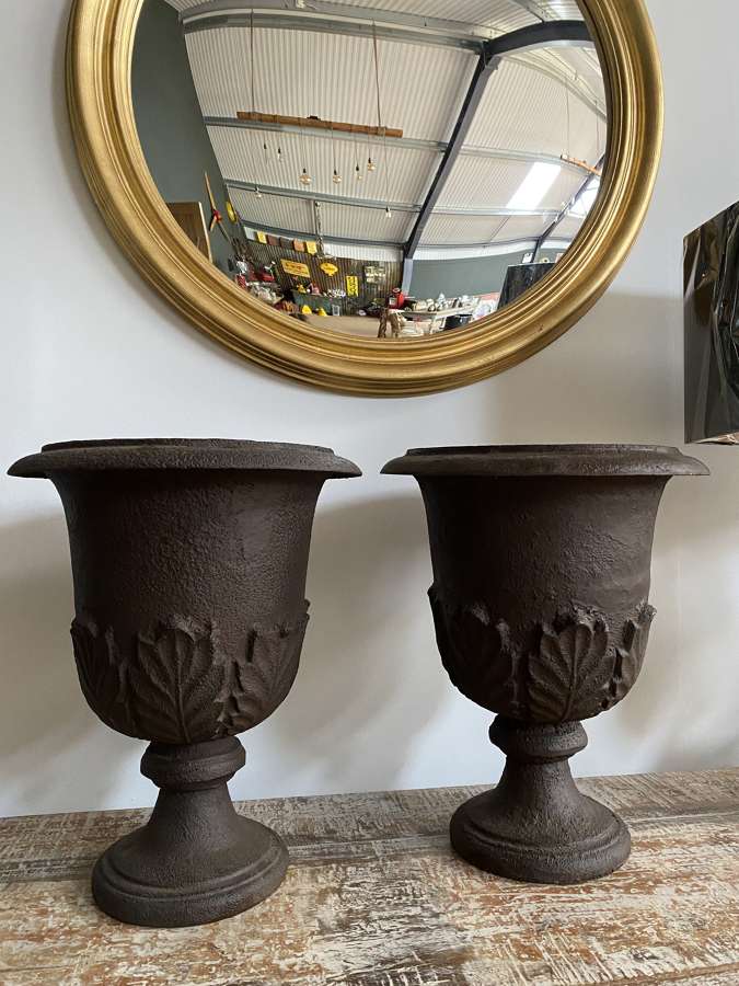 Small Acanthus Leaf Urns