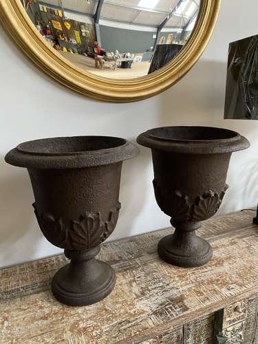 Small Acanthus Leaf Urns