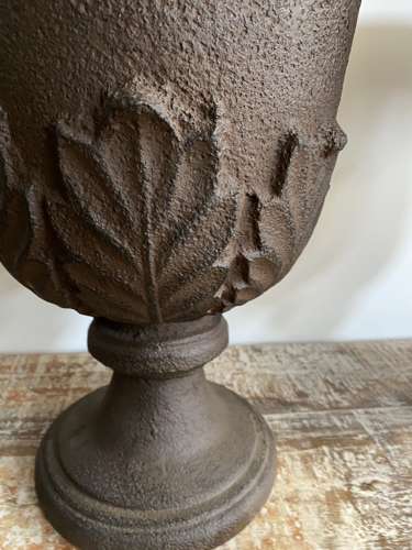 Small Acanthus Leaf Urns