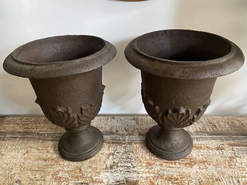Small Acanthus Leaf Urns