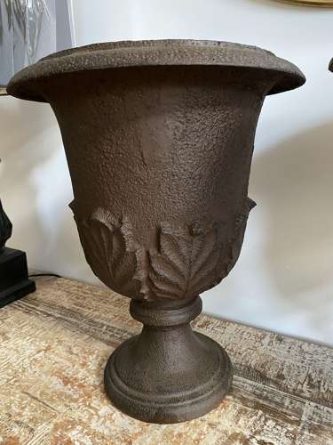 Small Acanthus Leaf Urns