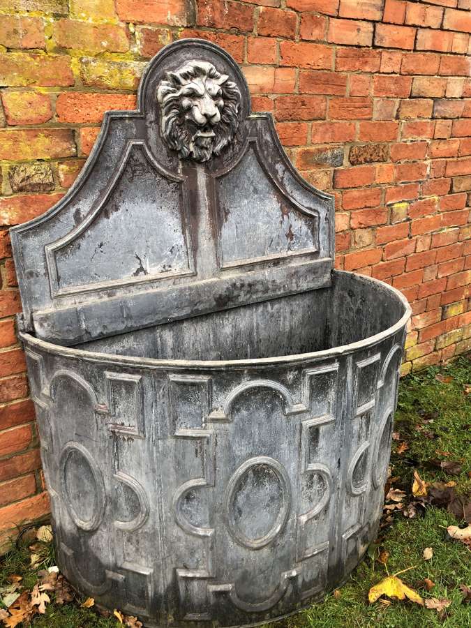 Lead Cistern - Spouting Lion Fountain in Lead