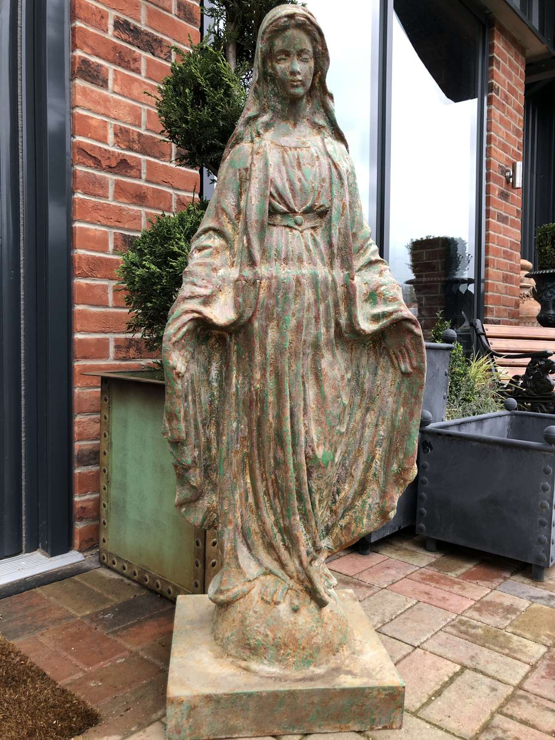 Cast iron Virgin Mary 118 cm