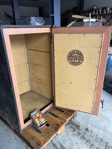John Tanns Reliance Safe - Large Safe 122 cm tall