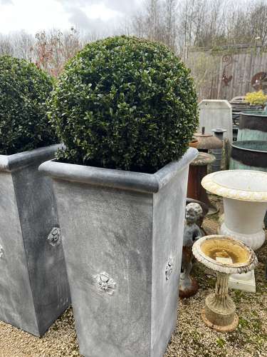 Tapered Galvanised Planter 85 cm - Zinc planters
