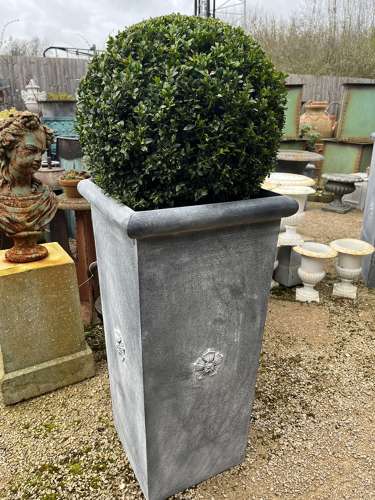 Tapered Galvanised Planter 85 cm - Zinc planters