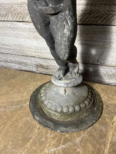 Lead Bird Bath with Cherub figure - Putti Bird Bath