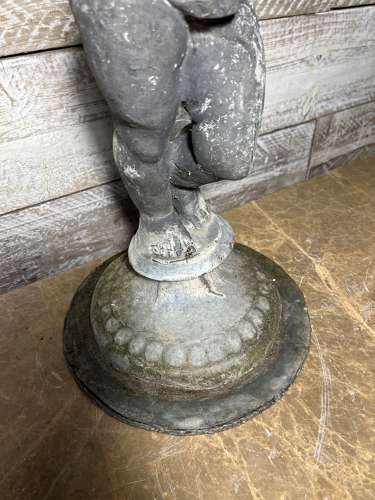 Lead Bird Bath with Cherub figure - Putti Bird Bath