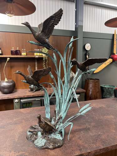 Bronze bird statue - Sculpture of flying ducks - bronze garden art