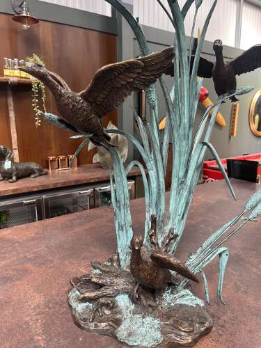 Bronze bird statue - Sculpture of flying ducks - bronze garden art