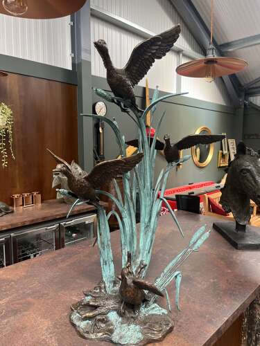 Bronze bird statue - Sculpture of flying ducks - bronze garden art
