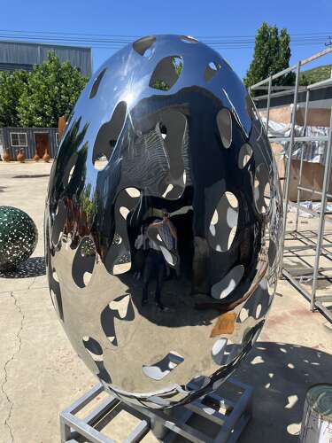 Stainless steel sculpture - garden sculpture - statue in stainless steel