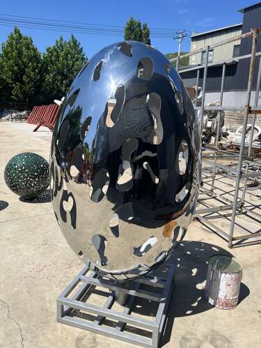 Stainless steel sculpture - garden sculpture - statue in stainless steel