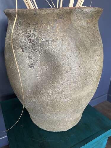 Terracotta pots / Indented Olive Jar