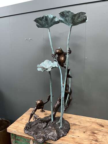 Bronze water feature - bronze sculpture of frogs and waterlillys