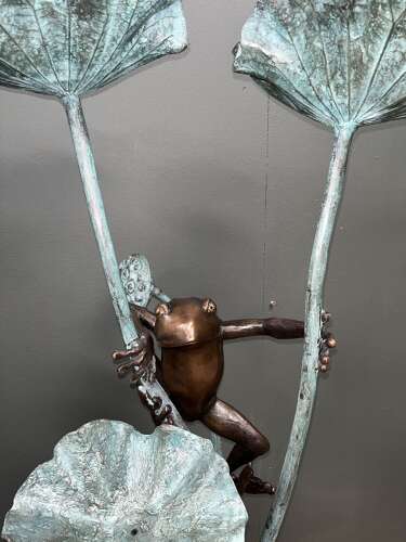 Bronze water feature - bronze sculpture of frogs and waterlillys