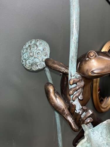 Bronze water feature - bronze sculpture of frogs and waterlillys