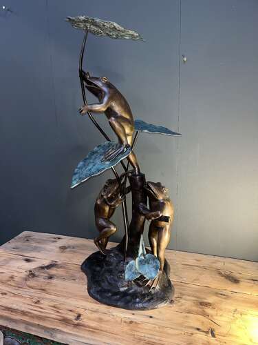 Bronze frogs ornament - bronze water feature