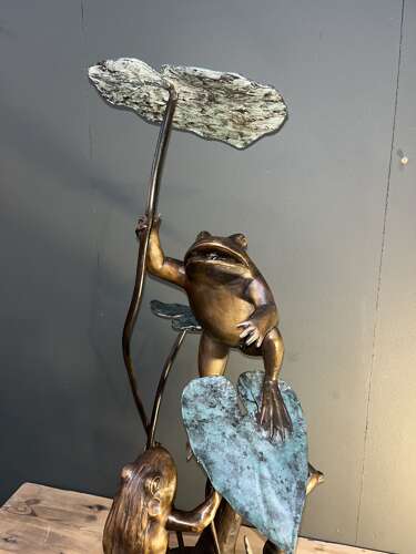 Bronze frogs ornament - bronze water feature