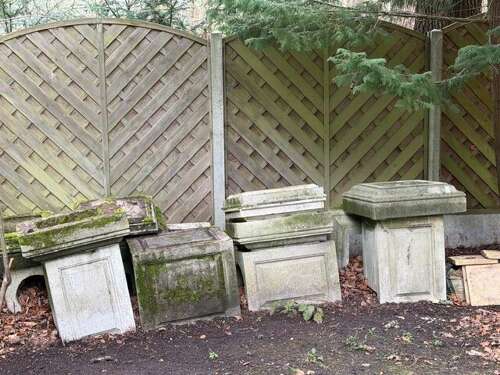 Pair of Large stone plinths by Haddonstone 100 cm