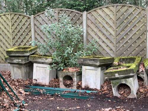 Pair of Large stone plinths by Haddonstone 100 cm