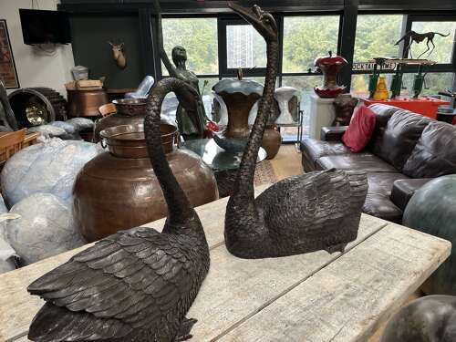 Pair of bronze swans - swan sculpture in bronze