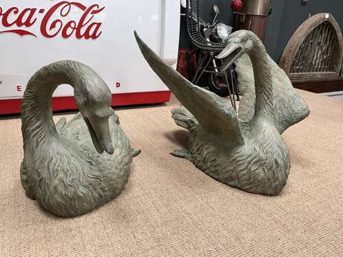 Bronze swans - bronze sculpture