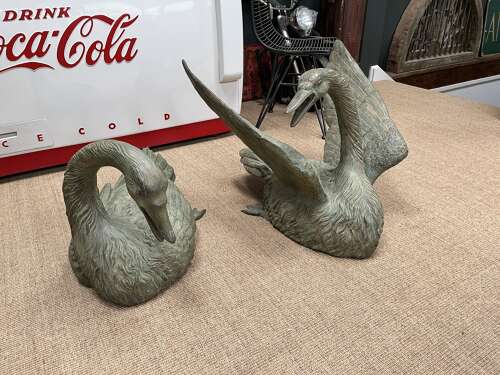 Bronze swans - bronze sculpture