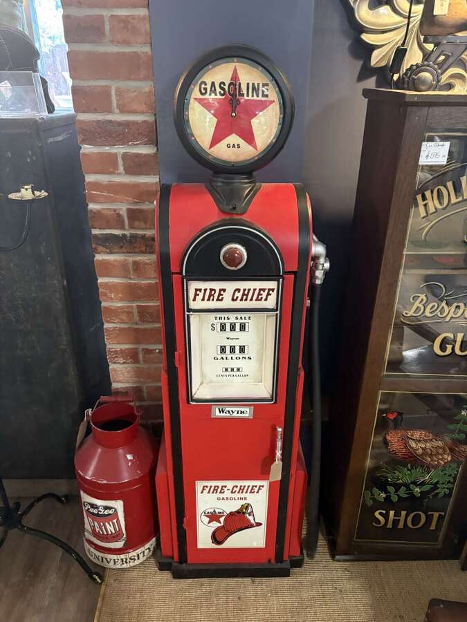 Reproduction petrol pump