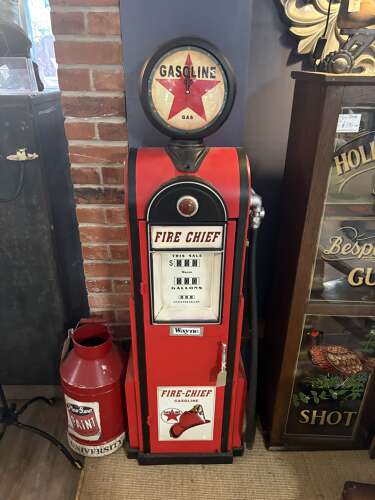 Reproduction petrol pump