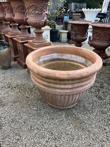 Italian terracotta pot 77 cm diameter