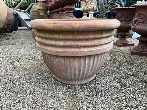 Italian terracotta pot 77 cm diameter