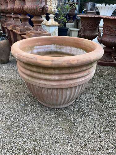 Italian terracotta pot 77 cm diameter